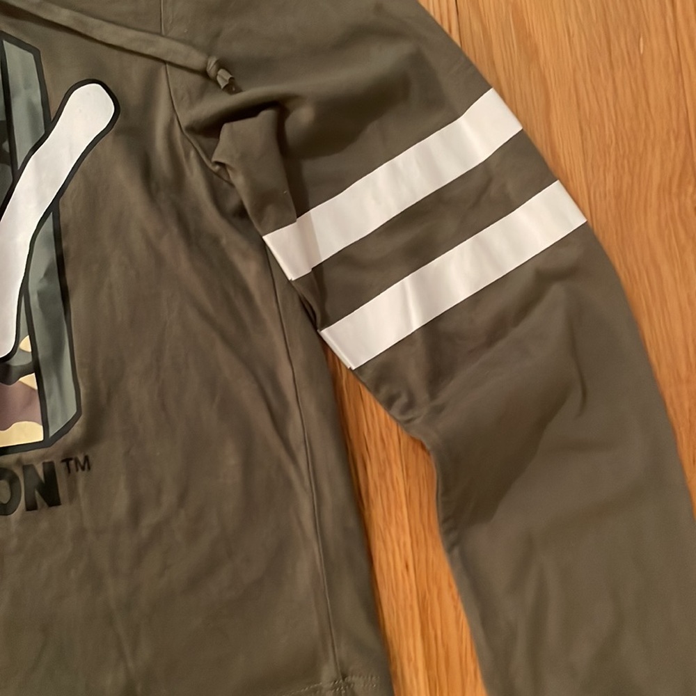 🆕 Love Tribe MTV Cropped Camouflage Lightweight Drawstring Hoodie Sz. Large - Picture 2 of 4
